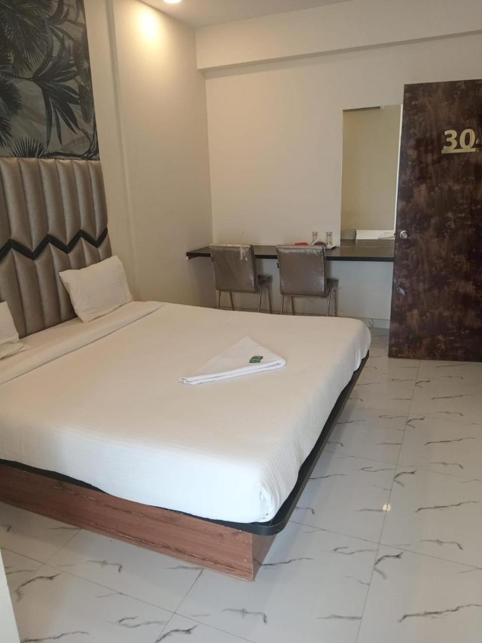 New Balaji Residency By Glitz Hotels Ulhāsnagar Zewnętrze zdjęcie