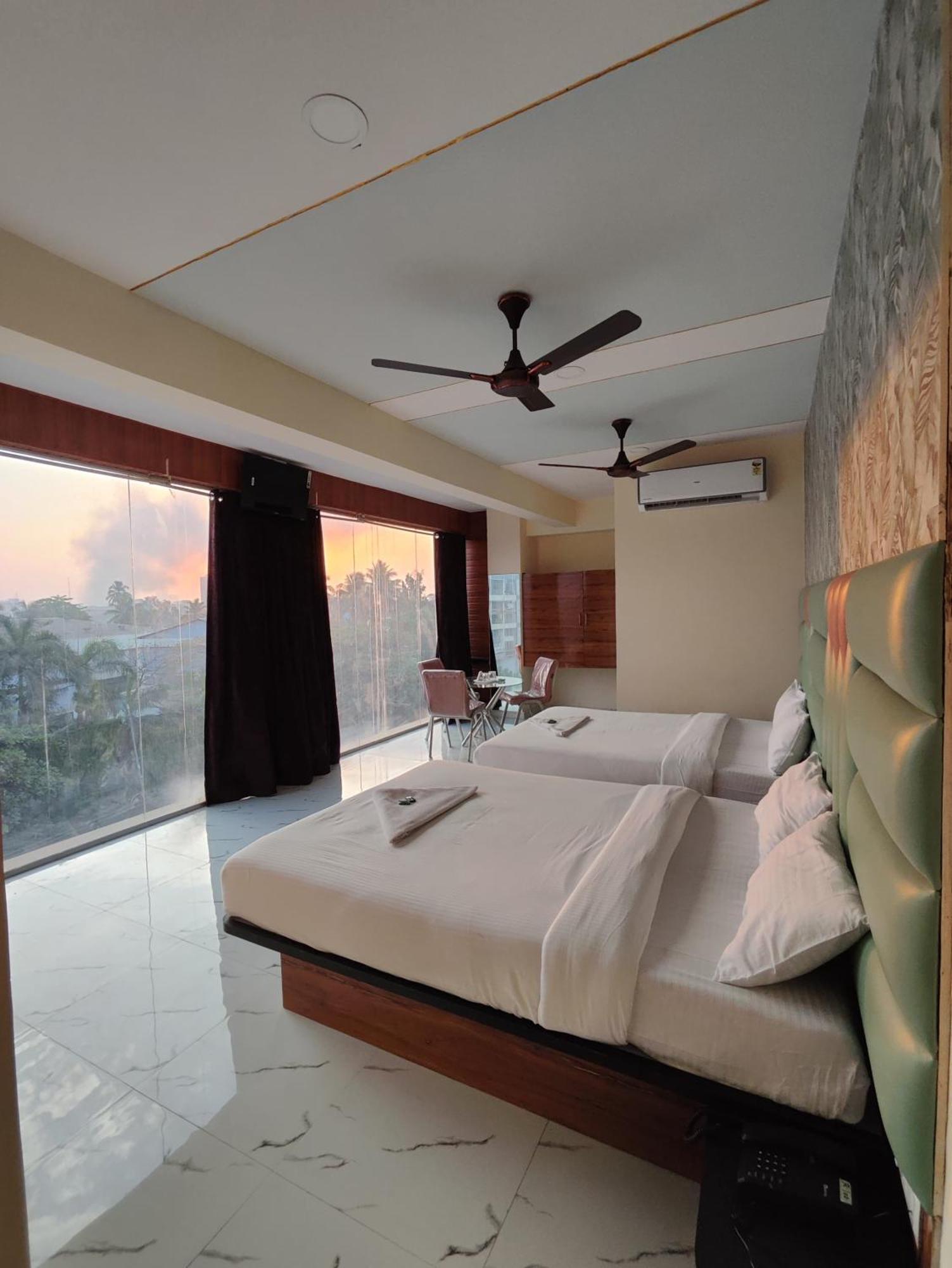 New Balaji Residency By Glitz Hotels Ulhāsnagar Zewnętrze zdjęcie